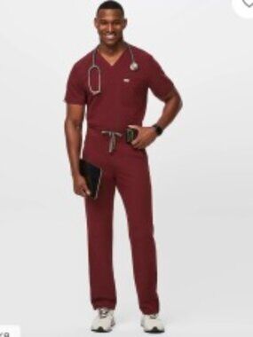 Figs Men's Axim Cargo Burgundy Scrub Pants Sz Small
